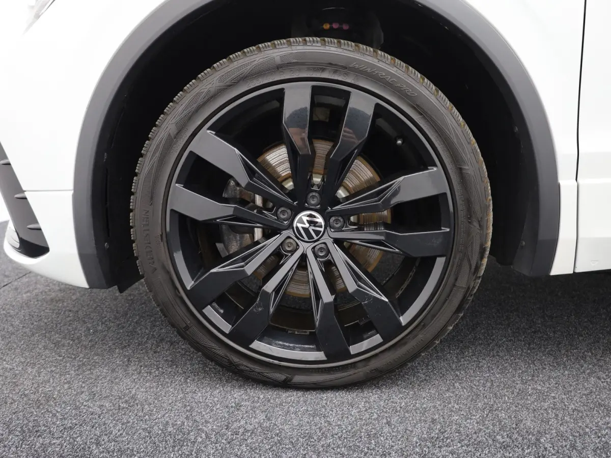 1.4 TSI eHybrid R-Line Business+ | 360 Camera | Panodak | 20'' | Keyless | Prijs Rijklaar!!