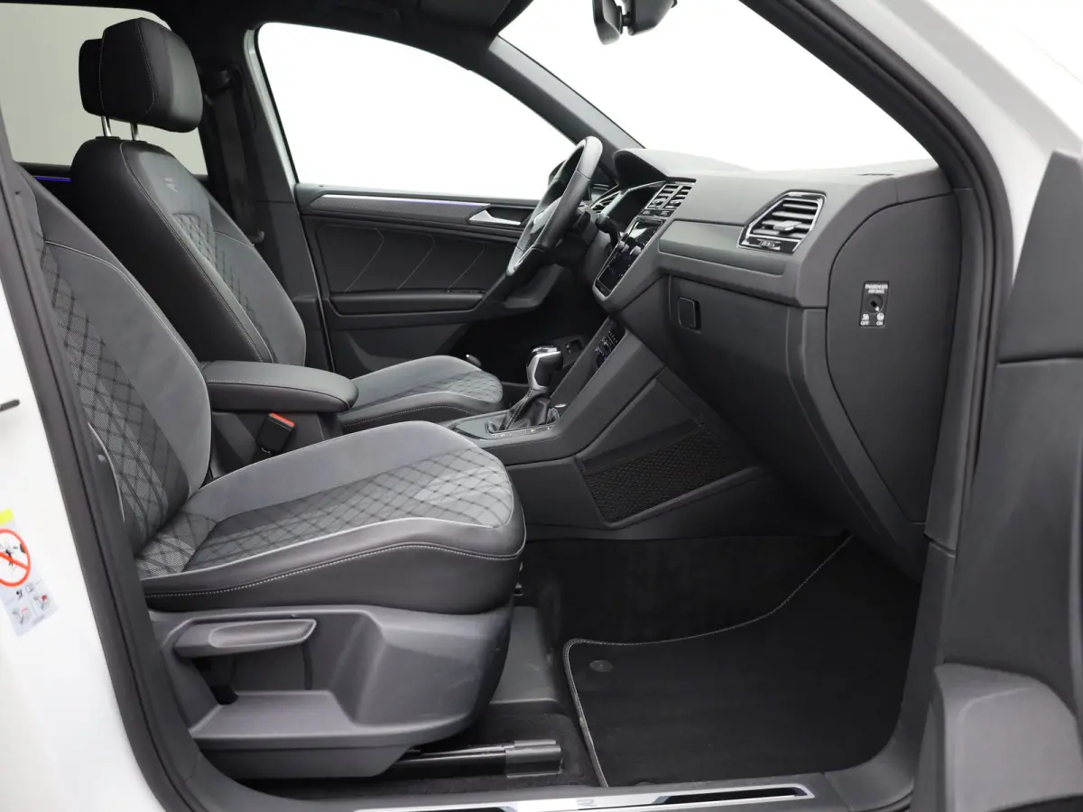 1.4 TSI eHybrid R-Line Business+ | 360 Camera | Panodak | 20'' | Keyless | Prijs Rijklaar!!
