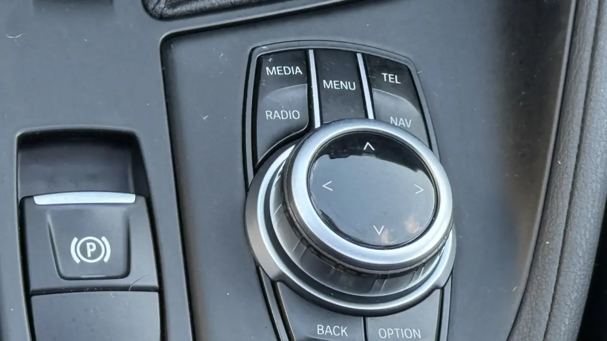 sDrive18i