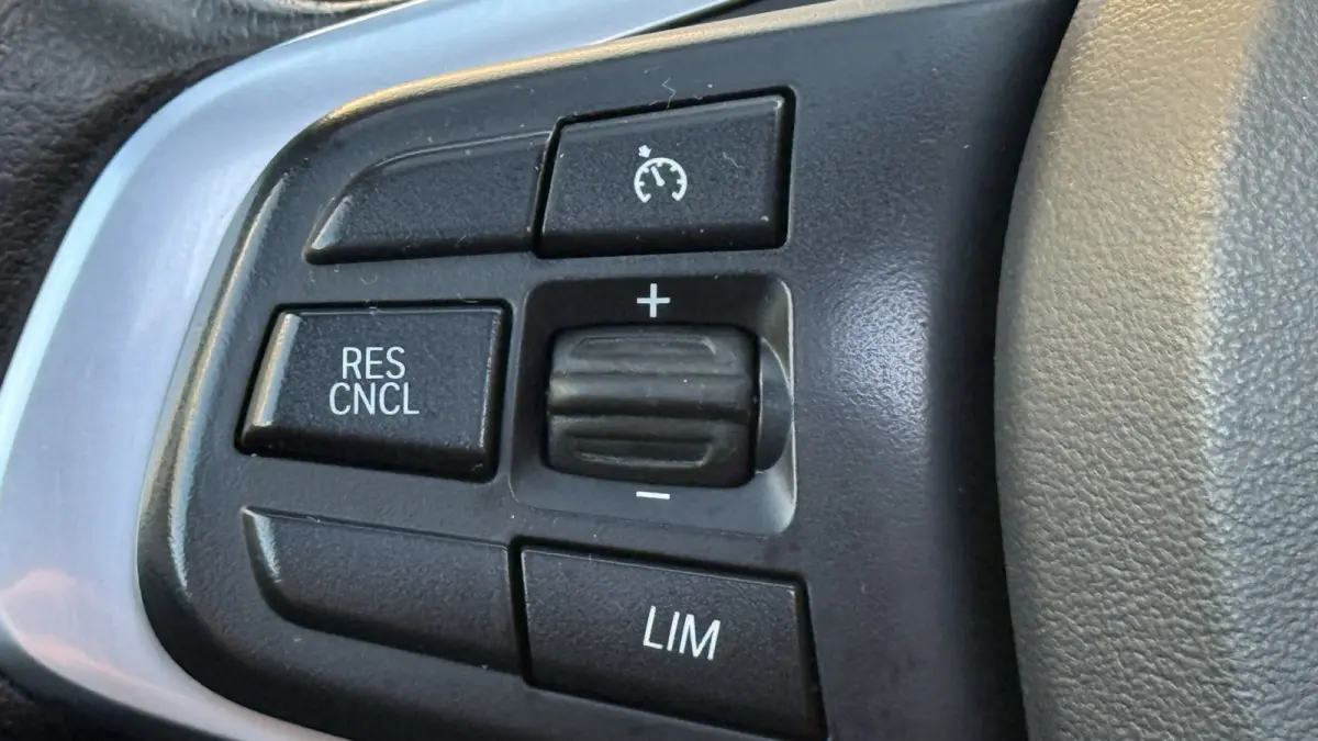 sDrive18i