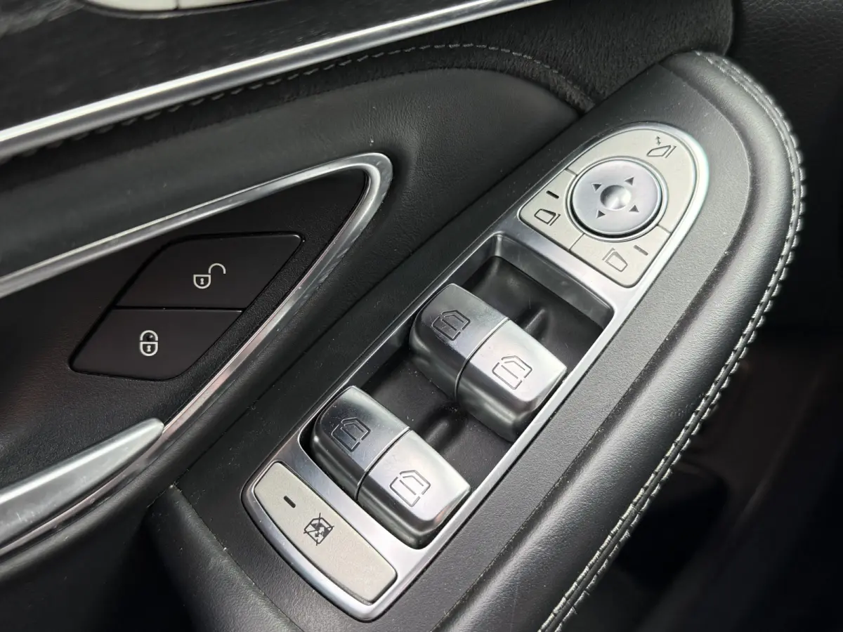 63-AMG BWJ 2017 | 476 PK | BURMESTER | PANO | ADAPT. CRUISE | AUTO PILOT | MULTIBEAM | HUD | MEMORY | DODE HOEK | VOL LEDER | CAM. | SPORTUITLAAT | VERLAAGD | STOELVERW. |