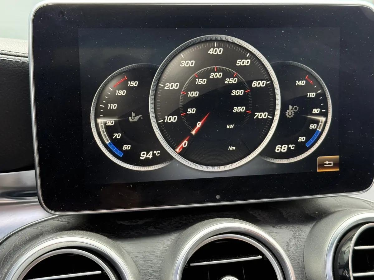 63-AMG BWJ 2017 | 476 PK | BURMESTER | PANO | ADAPT. CRUISE | AUTO PILOT | MULTIBEAM | HUD | MEMORY | DODE HOEK | VOL LEDER | CAM. | SPORTUITLAAT | VERLAAGD | STOELVERW. |