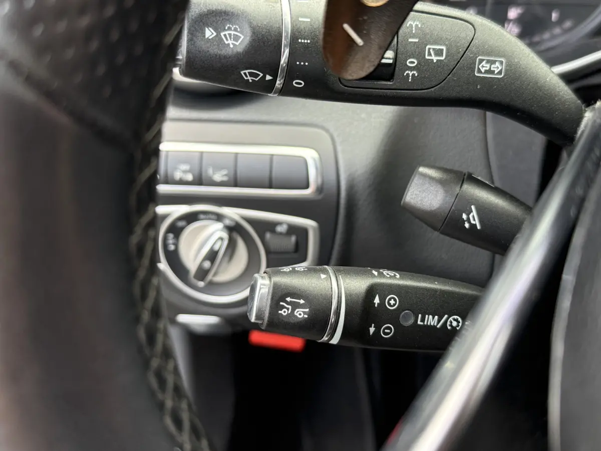 63-AMG BWJ 2017 | 476 PK | BURMESTER | PANO | ADAPT. CRUISE | AUTO PILOT | MULTIBEAM | HUD | MEMORY | DODE HOEK | VOL LEDER | CAM. | SPORTUITLAAT | VERLAAGD | STOELVERW. |