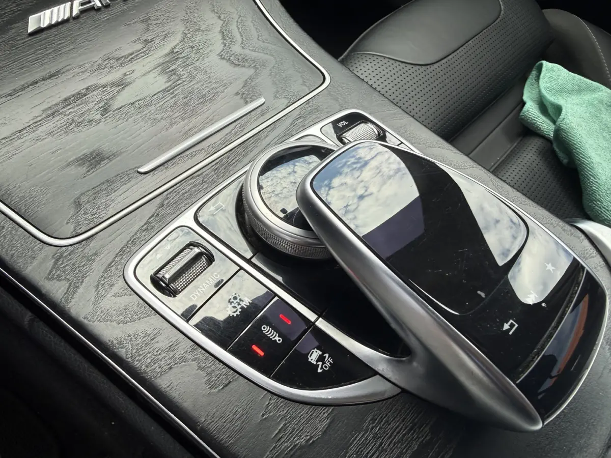63-AMG BWJ 2017 | 476 PK | BURMESTER | PANO | ADAPT. CRUISE | AUTO PILOT | MULTIBEAM | HUD | MEMORY | DODE HOEK | VOL LEDER | CAM. | SPORTUITLAAT | VERLAAGD | STOELVERW. |