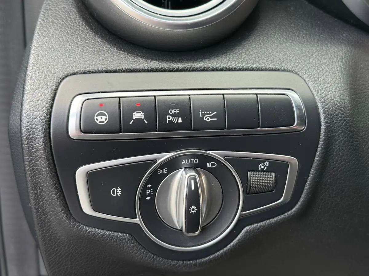 63-AMG BWJ 2017 | 476 PK | BURMESTER | PANO | ADAPT. CRUISE | AUTO PILOT | MULTIBEAM | HUD | MEMORY | DODE HOEK | VOL LEDER | CAM. | SPORTUITLAAT | VERLAAGD | STOELVERW. |