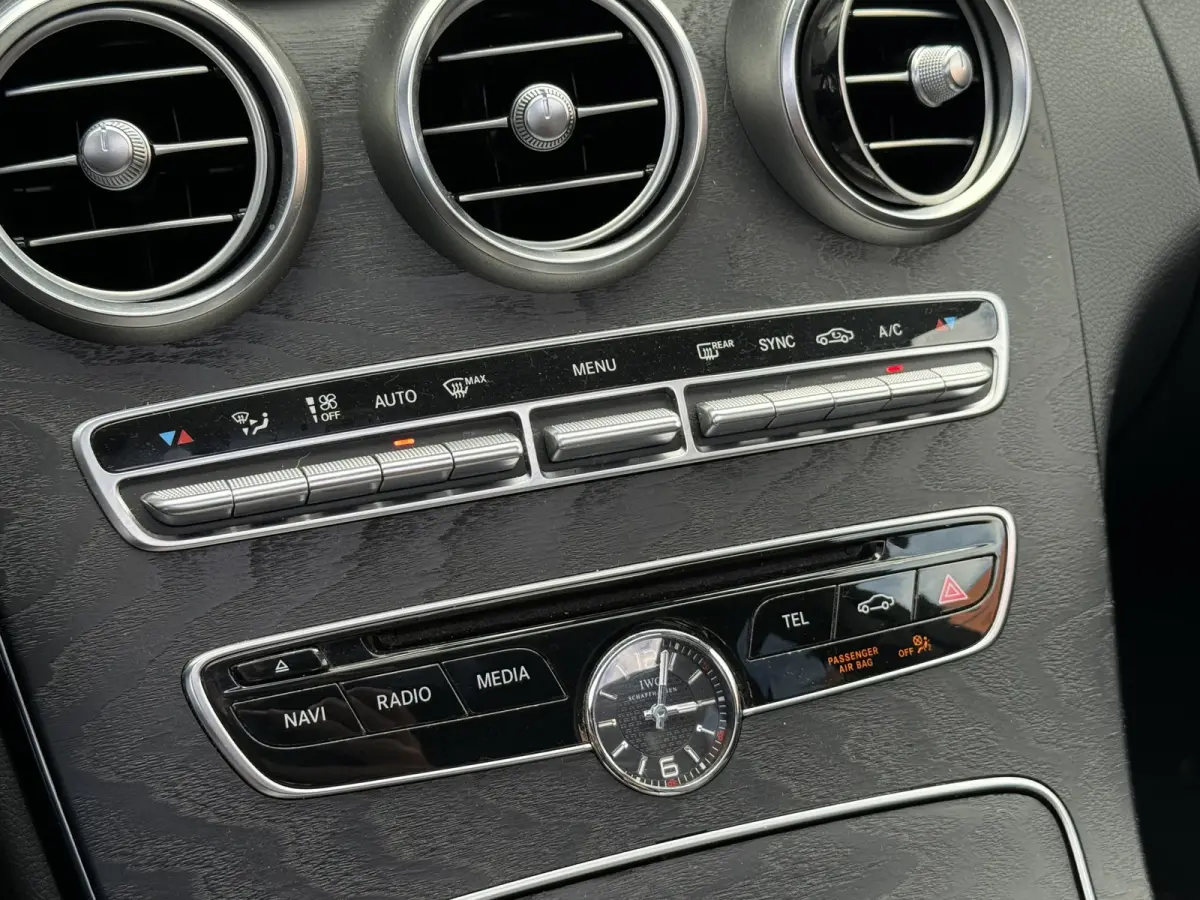 63-AMG BWJ 2017 | 476 PK | BURMESTER | PANO | ADAPT. CRUISE | AUTO PILOT | MULTIBEAM | HUD | MEMORY | DODE HOEK | VOL LEDER | CAM. | SPORTUITLAAT | VERLAAGD | STOELVERW. |