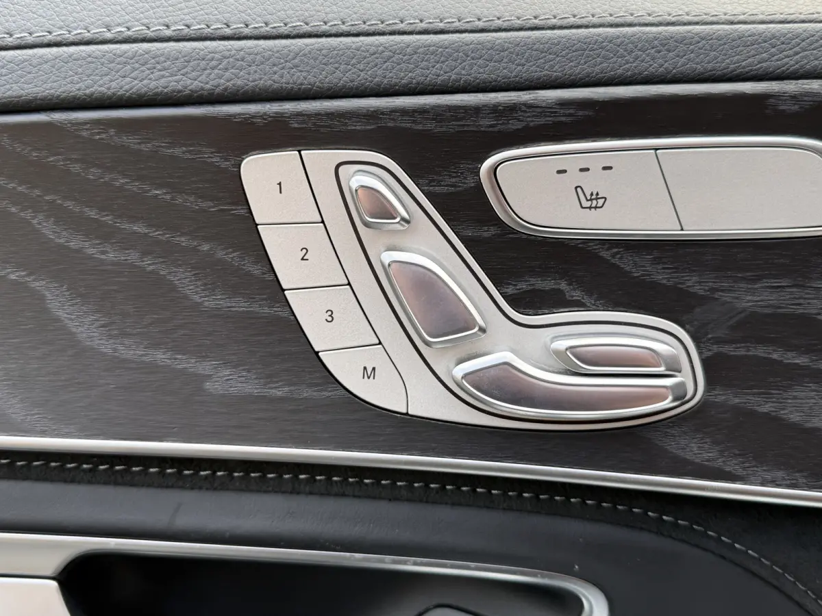 63-AMG BWJ 2017 | 476 PK | BURMESTER | PANO | ADAPT. CRUISE | AUTO PILOT | MULTIBEAM | HUD | MEMORY | DODE HOEK | VOL LEDER | CAM. | SPORTUITLAAT | VERLAAGD | STOELVERW. |