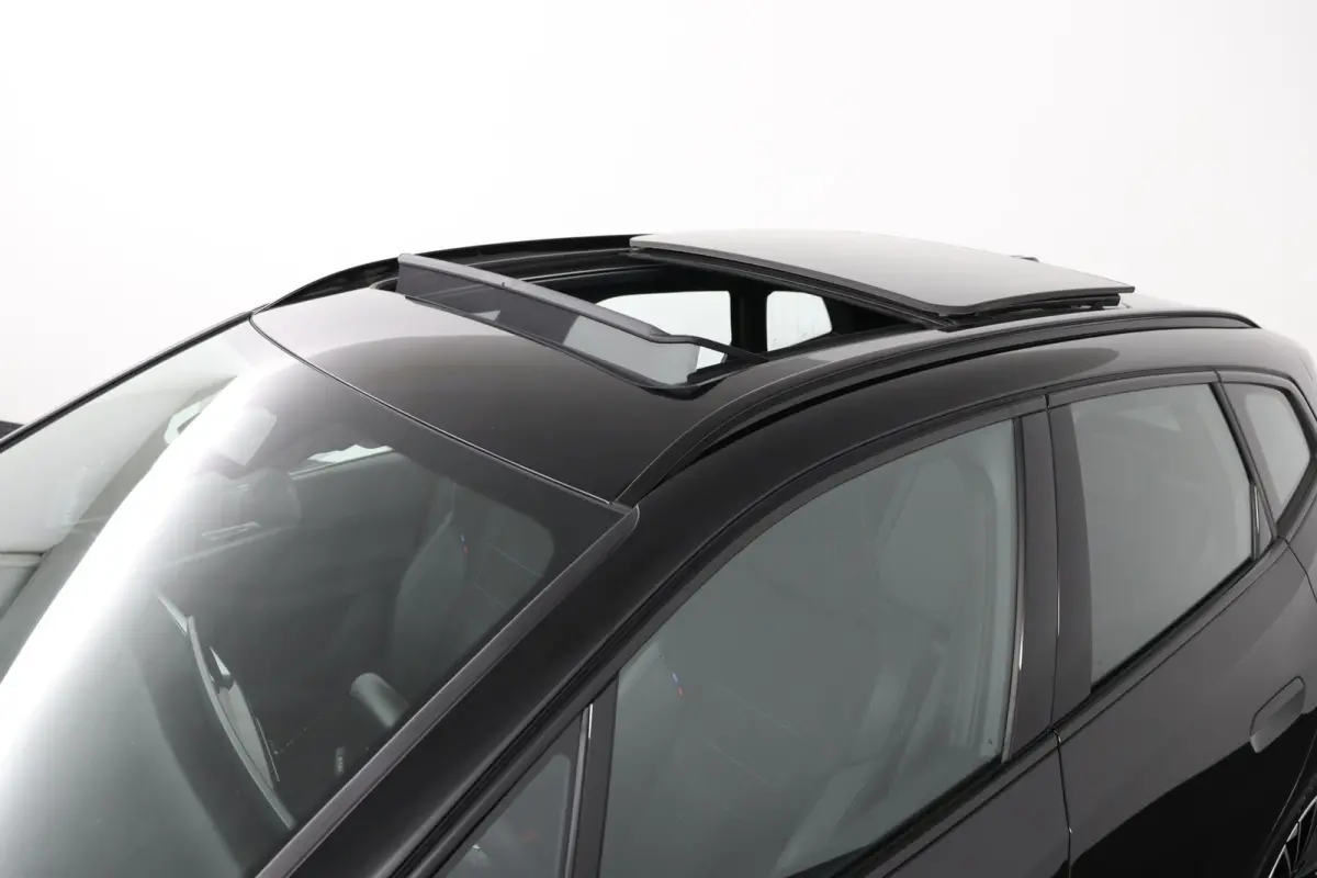225e xDrive | SOH 100% | M Sportpakket | Harman-Kardon | Trekhaak | elektrisch glazen panorama-dak |