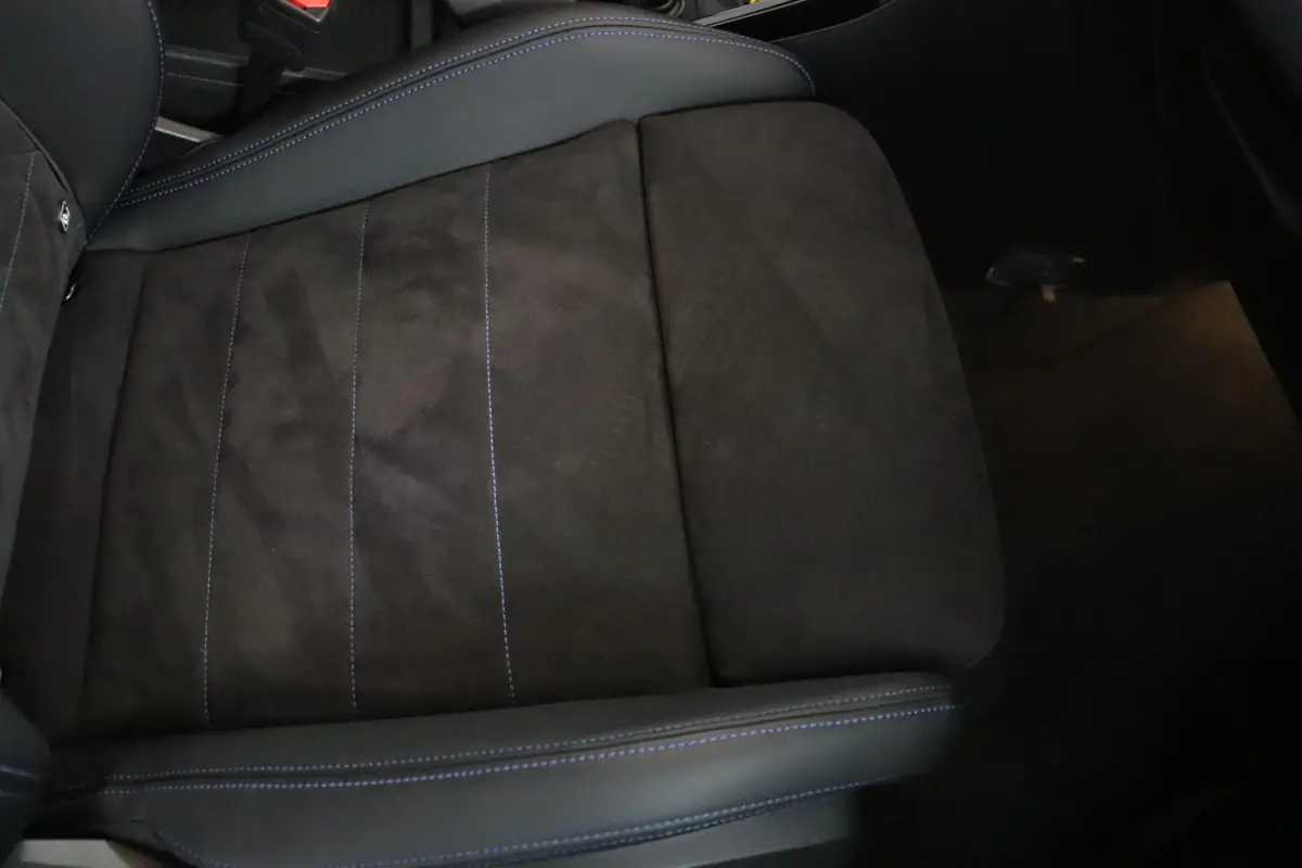 225e xDrive | SOH 100% | M Sportpakket | Harman-Kardon | Trekhaak | elektrisch glazen panorama-dak |