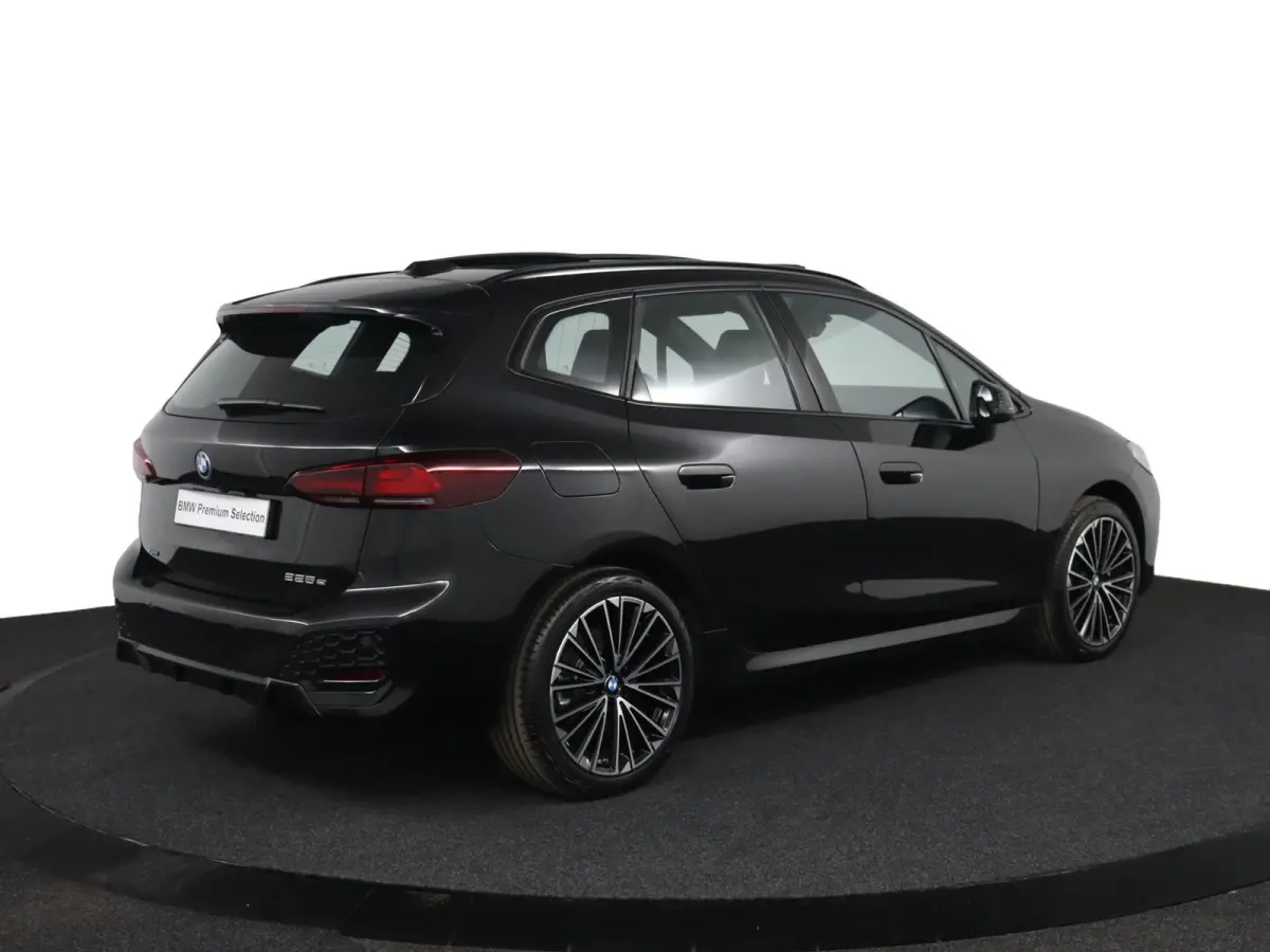 225e xDrive | SOH 100% | M Sportpakket | Harman-Kardon | Trekhaak | elektrisch glazen panorama-dak |