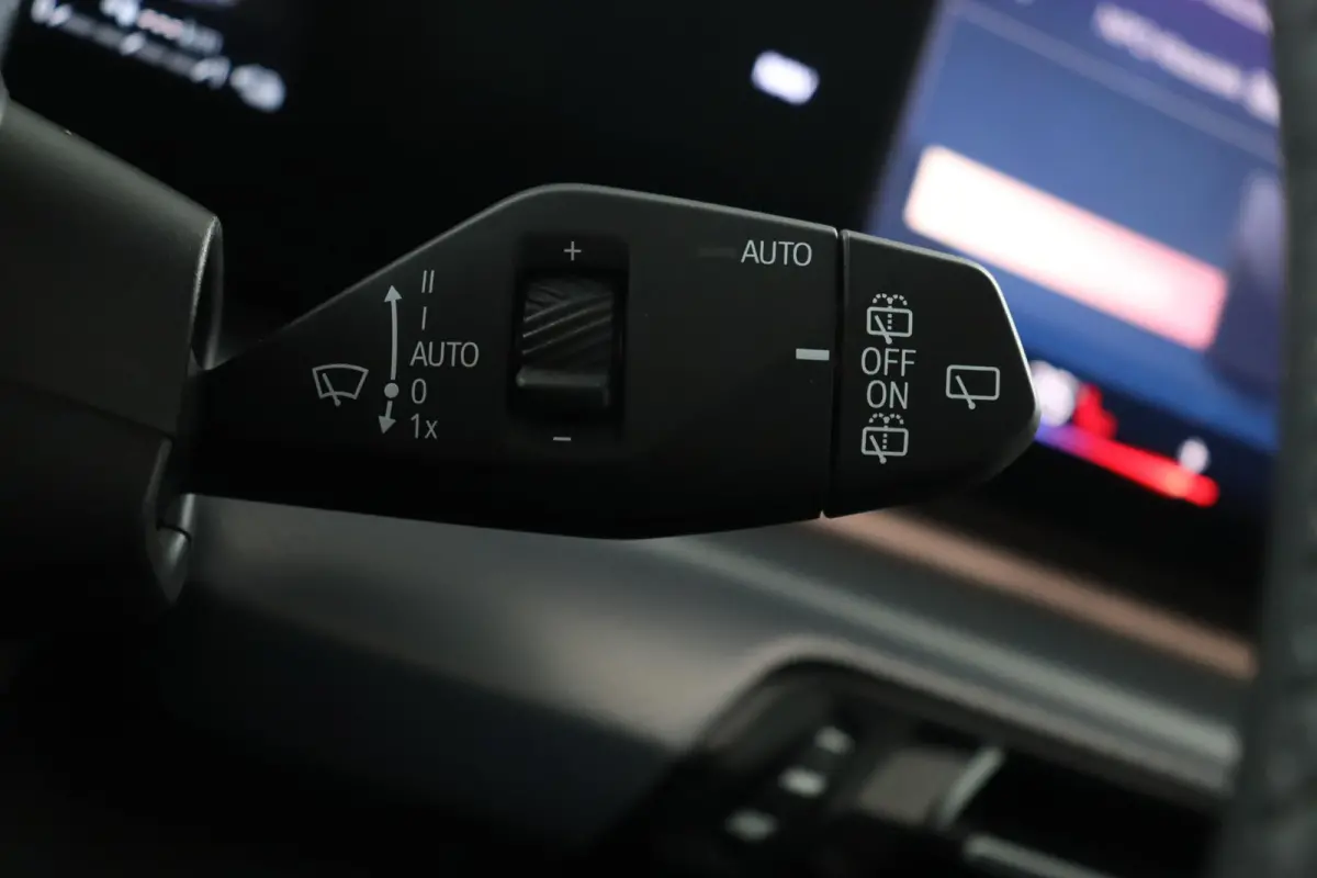 225e xDrive | SOH 100% | M Sportpakket | Harman-Kardon | Trekhaak | elektrisch glazen panorama-dak |