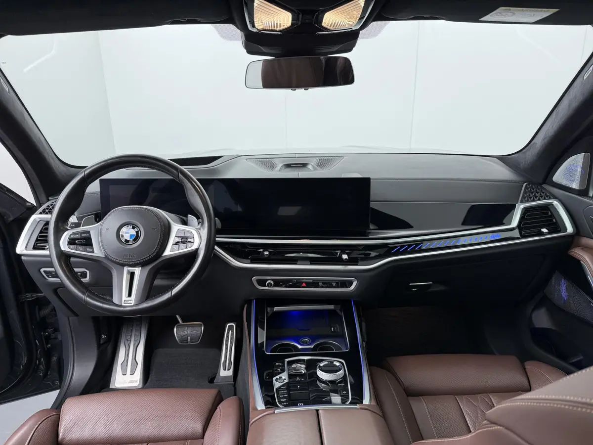 M60i xDrive M-Sport Pro | Skylounge | Head-Up | Adaptive Cruise | Bowers & Wilkens | Stoelventilatie & Verwarming | Trekhaak | Massage | Comfort Access | Zonnescherm achter |