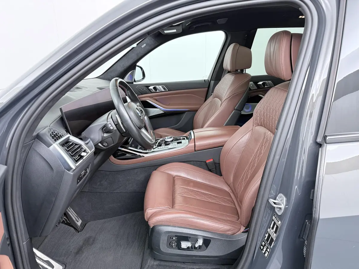 M60i xDrive M-Sport Pro | Skylounge | Head-Up | Adaptive Cruise | Bowers & Wilkens | Stoelventilatie & Verwarming | Trekhaak | Massage | Comfort Access | Zonnescherm achter |