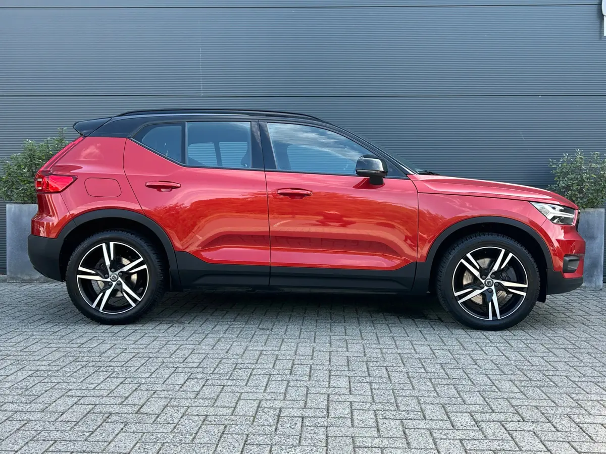 1.5 T4 R-Design Expression | Camera | Trekhaak | Apple Carplay | Keyless |