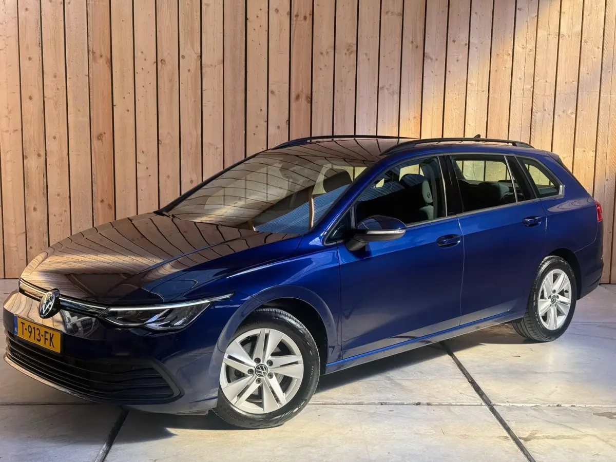 1.0 TSI Life Achteruitrijcamera | Apple CarPlay/Android Auto | Adaptieve cruise control | Climate control | LED verlichting | Navigatiesysteem | Parkeersensoren voor en achter