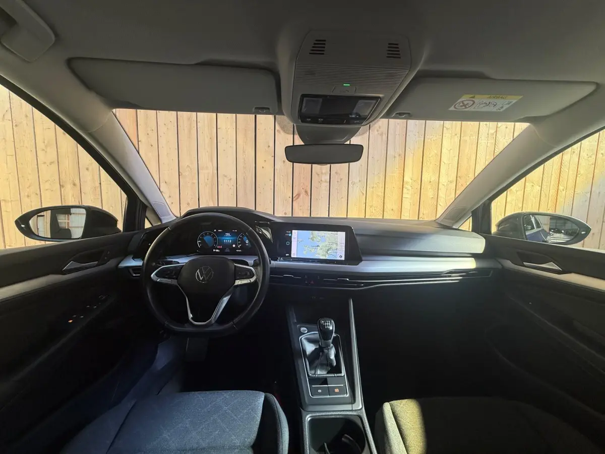 1.0 TSI Life Achteruitrijcamera | Apple CarPlay/Android Auto | Adaptieve cruise control | Climate control | LED verlichting | Navigatiesysteem | Parkeersensoren voor en achter