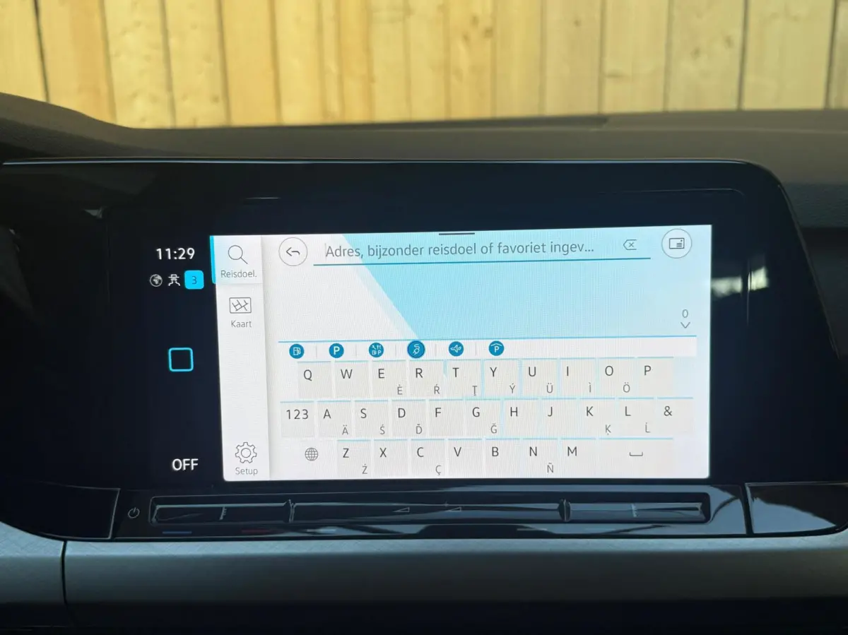 1.0 TSI Life Achteruitrijcamera | Apple CarPlay/Android Auto | Adaptieve cruise control | Climate control | LED verlichting | Navigatiesysteem | Parkeersensoren voor en achter