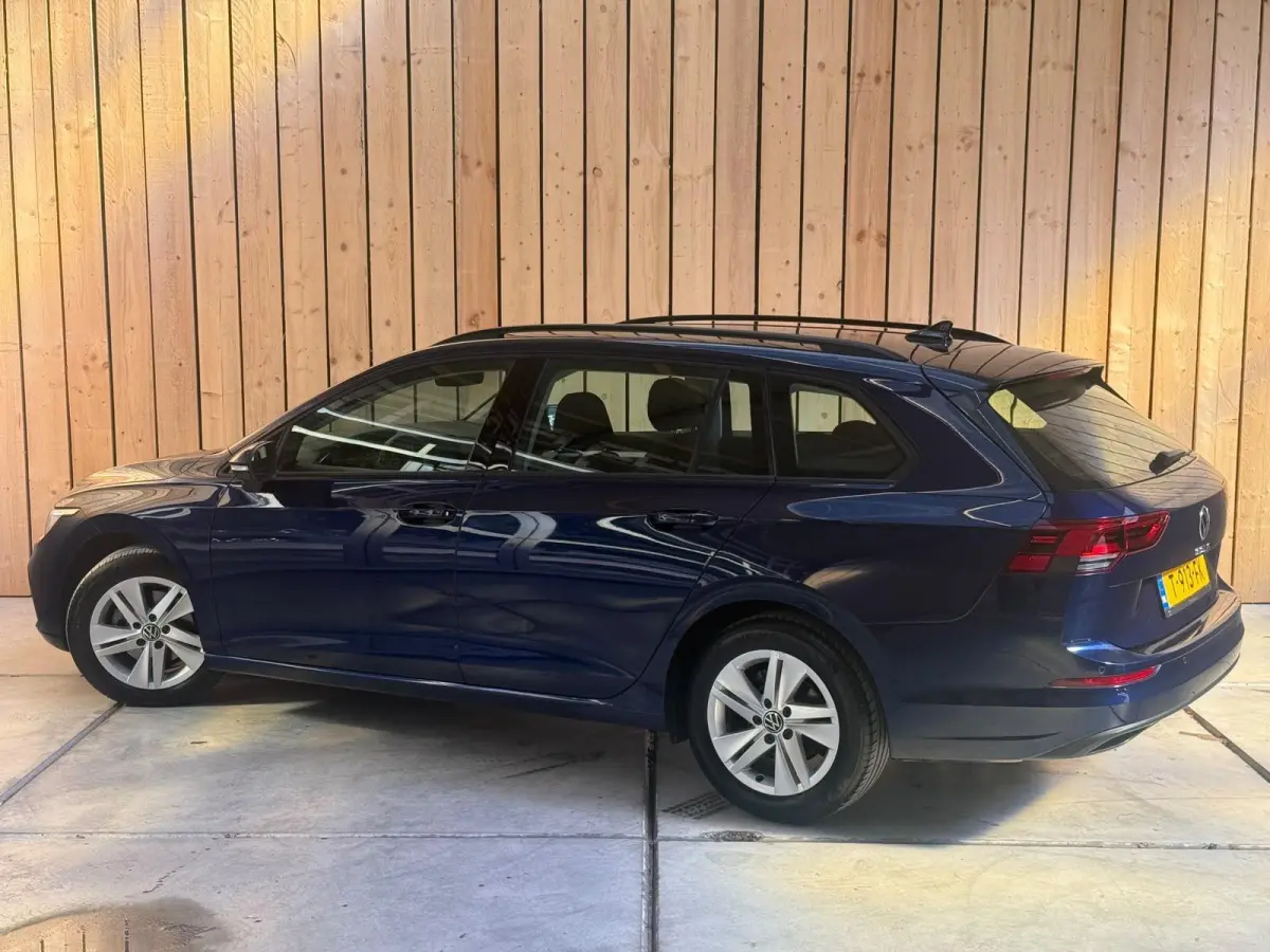 1.0 TSI Life Achteruitrijcamera | Apple CarPlay/Android Auto | Adaptieve cruise control | Climate control | LED verlichting | Navigatiesysteem | Parkeersensoren voor en achter