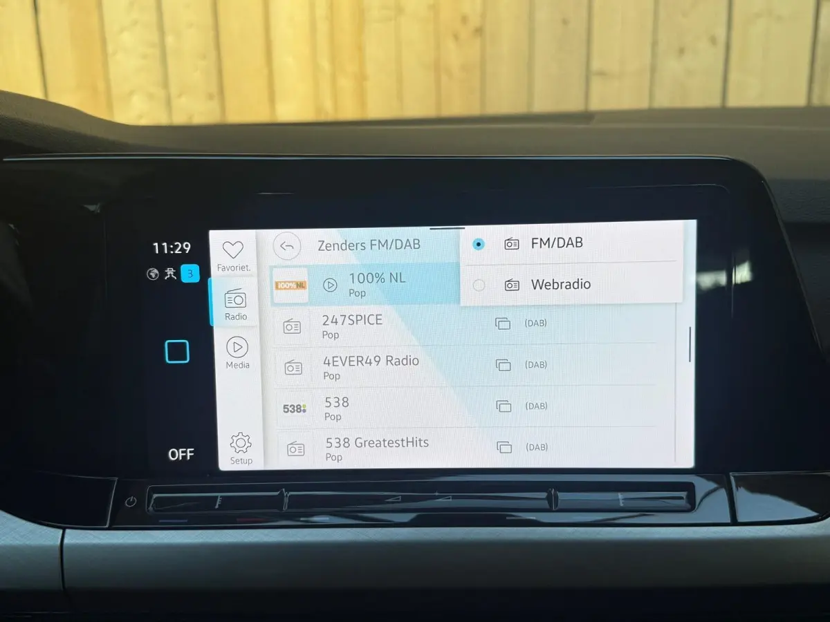 1.0 TSI Life Achteruitrijcamera | Apple CarPlay/Android Auto | Adaptieve cruise control | Climate control | LED verlichting | Navigatiesysteem | Parkeersensoren voor en achter