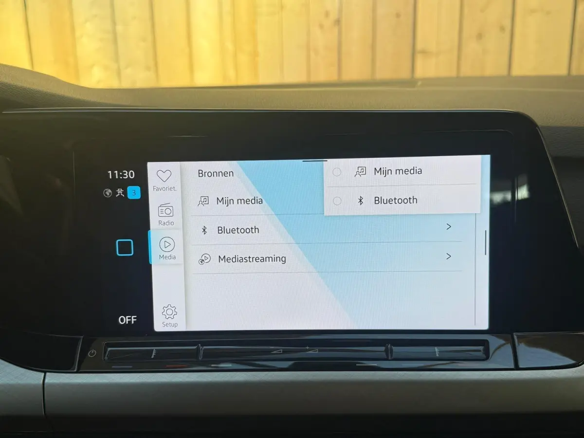 1.0 TSI Life Achteruitrijcamera | Apple CarPlay/Android Auto | Adaptieve cruise control | Climate control | LED verlichting | Navigatiesysteem | Parkeersensoren voor en achter