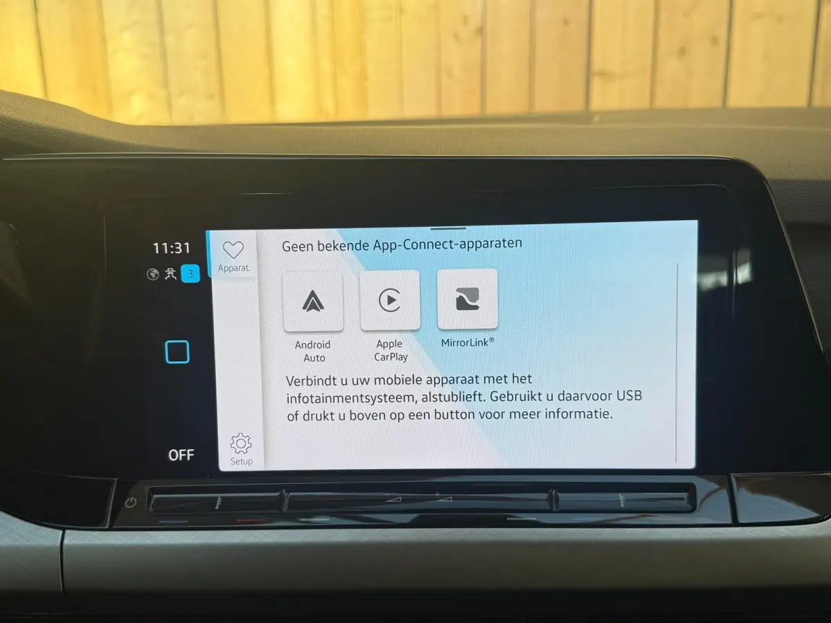 1.0 TSI Life Achteruitrijcamera | Apple CarPlay/Android Auto | Adaptieve cruise control | Climate control | LED verlichting | Navigatiesysteem | Parkeersensoren voor en achter