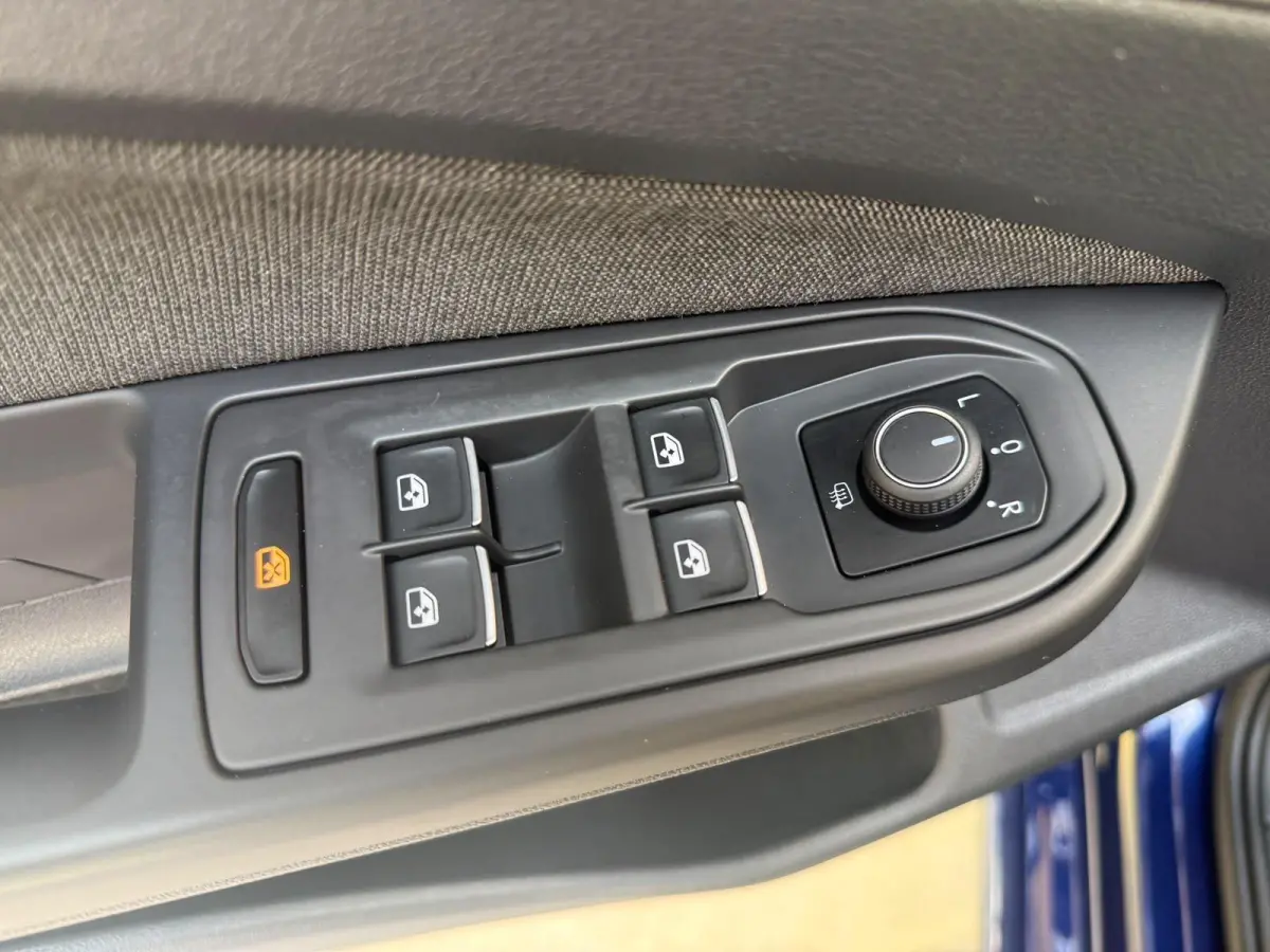 1.0 TSI Life Achteruitrijcamera | Apple CarPlay/Android Auto | Adaptieve cruise control | Climate control | LED verlichting | Navigatiesysteem | Parkeersensoren voor en achter