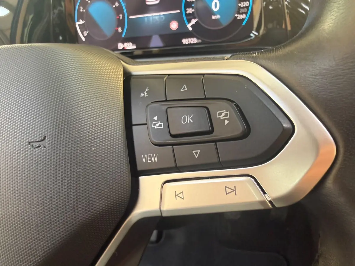 1.0 TSI Life Achteruitrijcamera | Apple CarPlay/Android Auto | Adaptieve cruise control | Climate control | LED verlichting | Navigatiesysteem | Parkeersensoren voor en achter