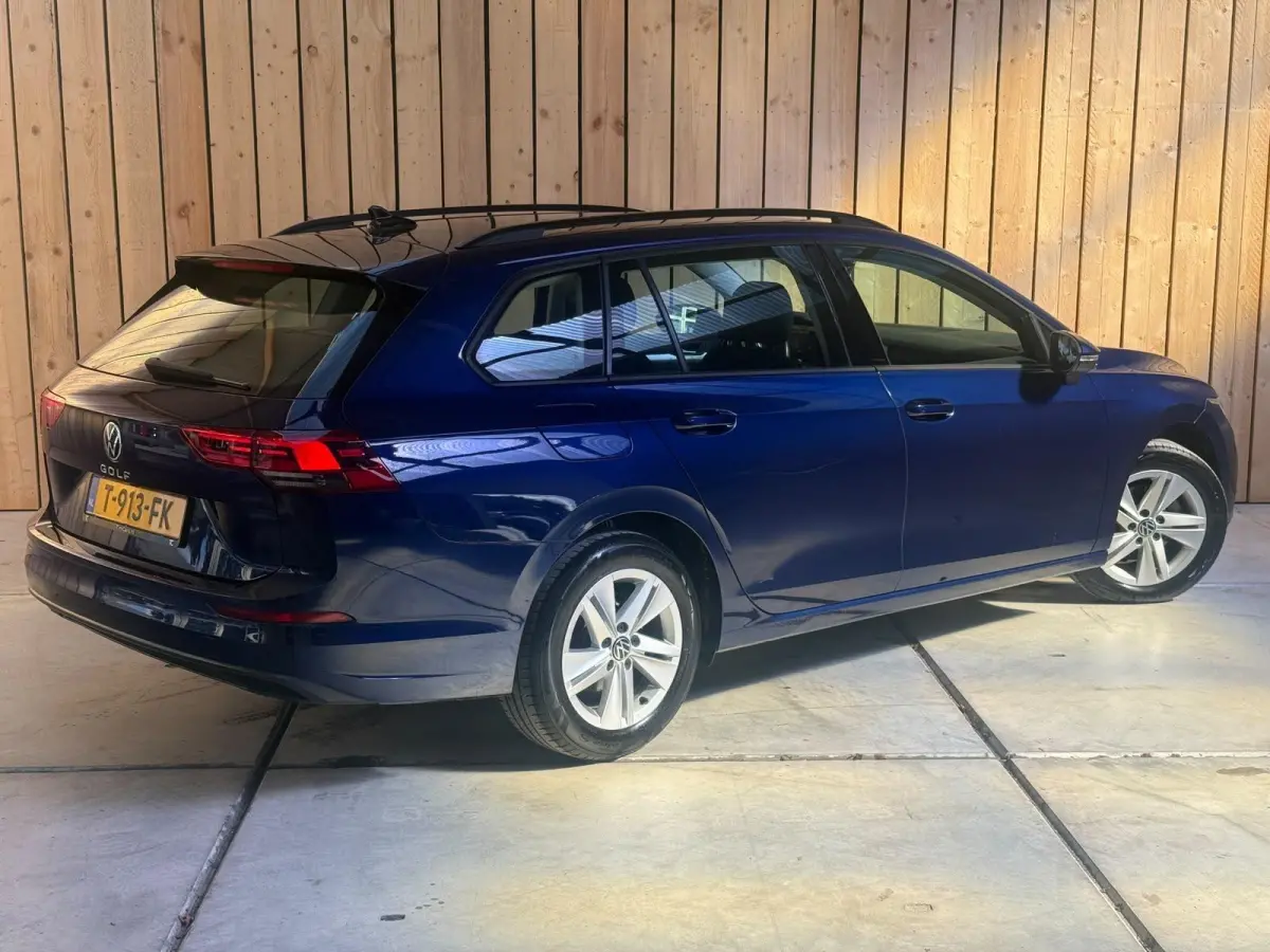 1.0 TSI Life Achteruitrijcamera | Apple CarPlay/Android Auto | Adaptieve cruise control | Climate control | LED verlichting | Navigatiesysteem | Parkeersensoren voor en achter