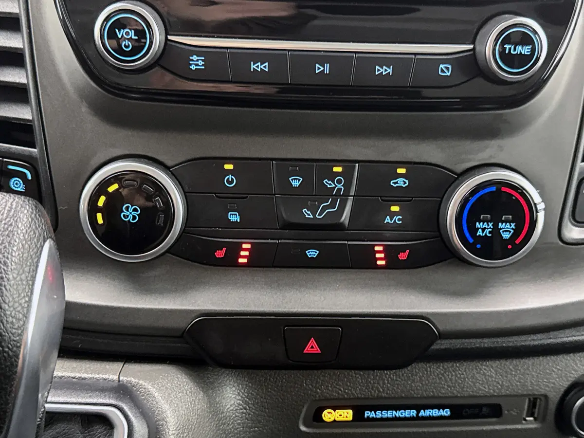 300 2.0 TDCI L2 130pk Automaat Camera Navigatie Trekhaak Cruise control