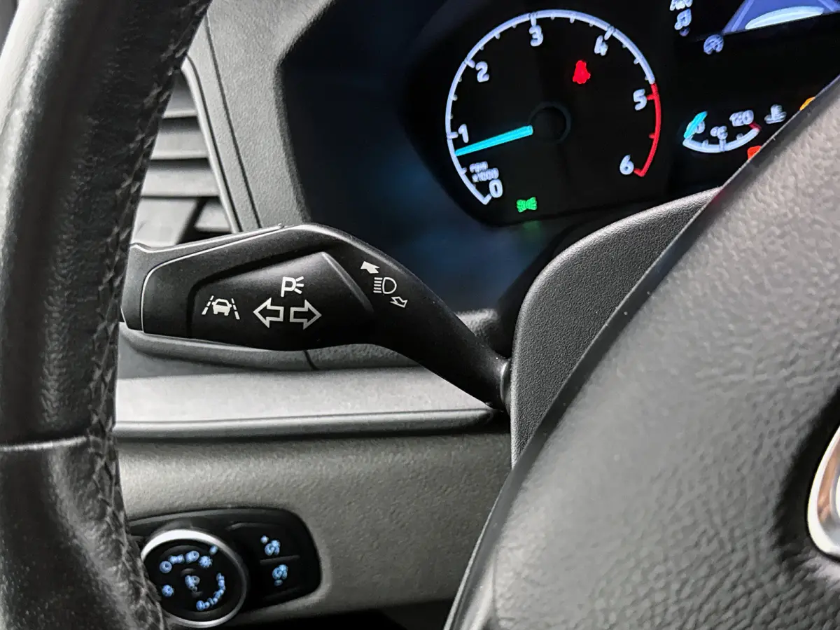 300 2.0 TDCI L2 130pk Automaat Camera Navigatie Trekhaak Cruise control