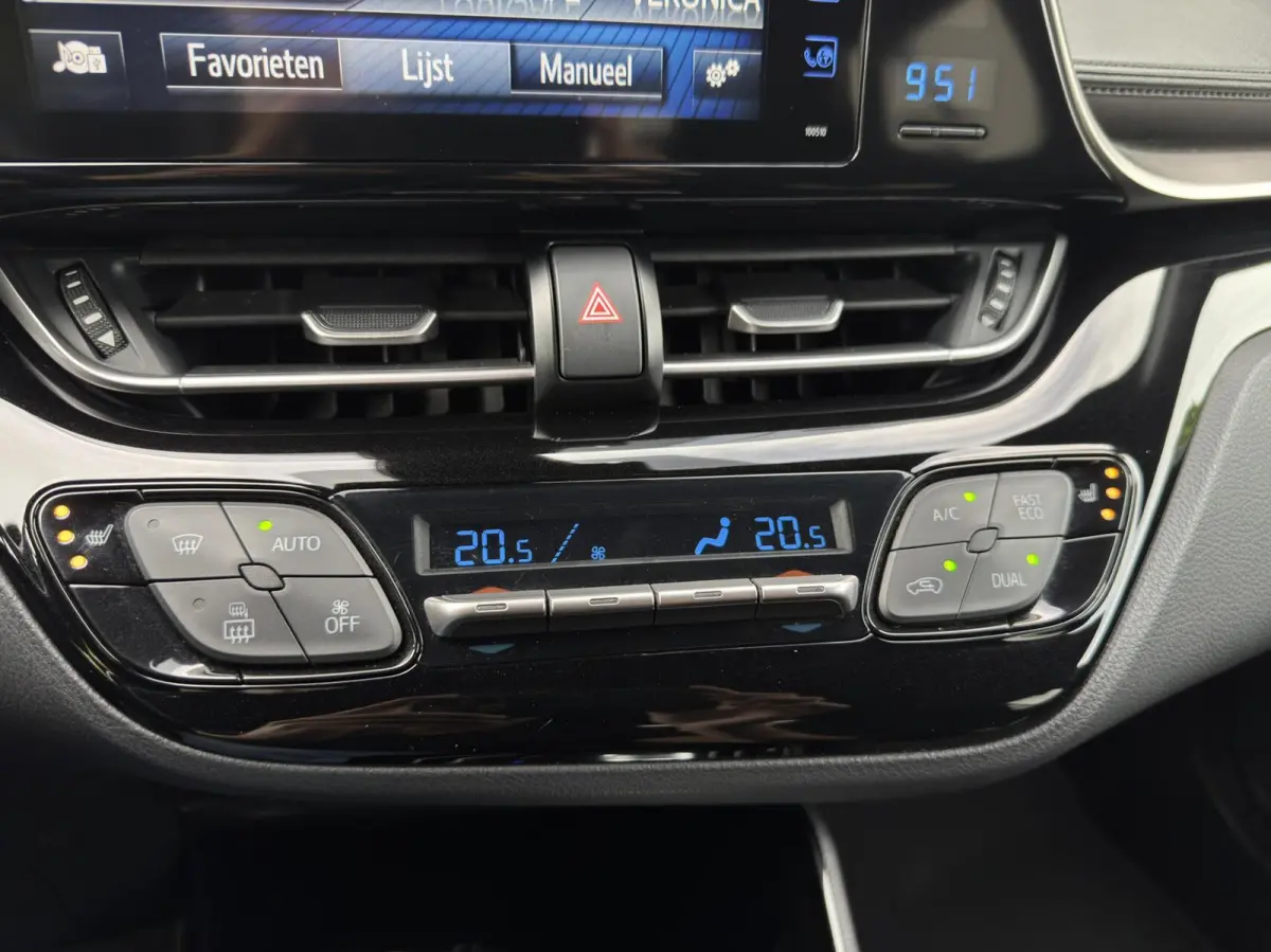 1.8 Hybrid Dynamic|Keyless|Camera|Cruise|Stoelverwarming|