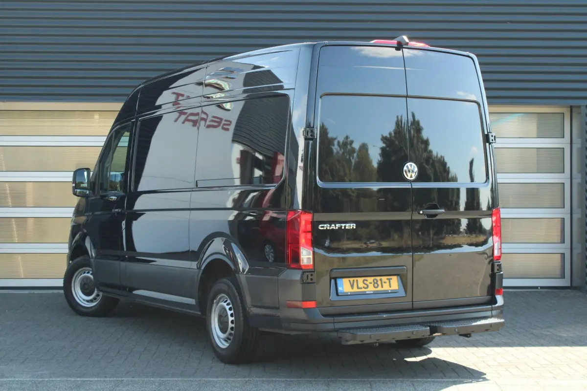 30 2.0 TDI 102pk L3H3 | Achteruitrijcamera | Cruise Control | Comfortstoel | Airco | Apple Carplay