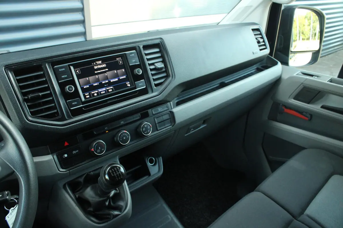 30 2.0 TDI 102pk L3H3 | Achteruitrijcamera | Cruise Control | Comfortstoel | Airco | Apple Carplay