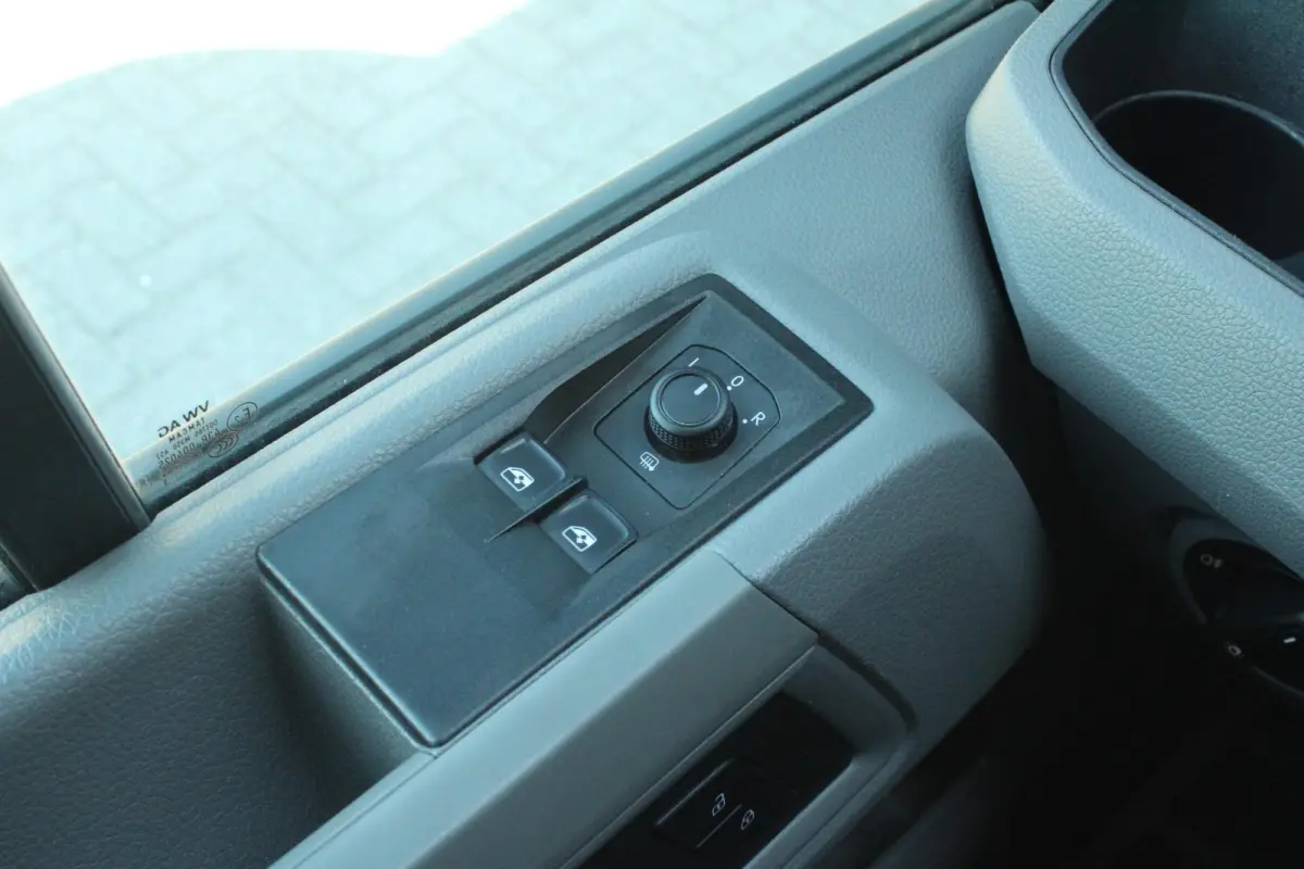 30 2.0 TDI 102pk L3H3 | Achteruitrijcamera | Cruise Control | Comfortstoel | Airco | Apple Carplay