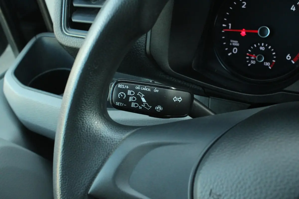 30 2.0 TDI 102pk L3H3 | Achteruitrijcamera | Cruise Control | Comfortstoel | Airco | Apple Carplay