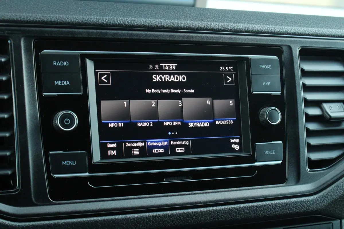 30 2.0 TDI 102pk L3H3 | Achteruitrijcamera | Cruise Control | Comfortstoel | Airco | Apple Carplay