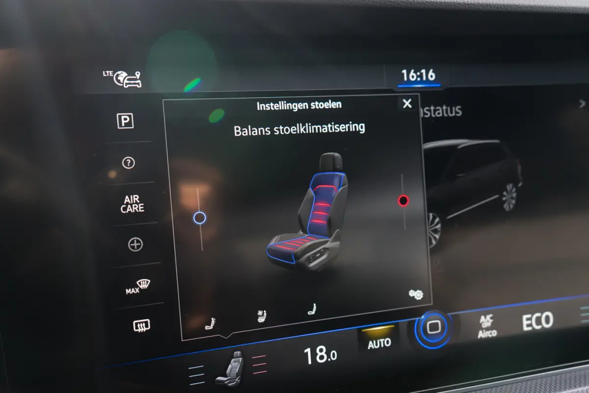 3.0 TSI 4MOTION R / Dynaudio/ Trekhaak/ Panoramadak/ 360 Topview/