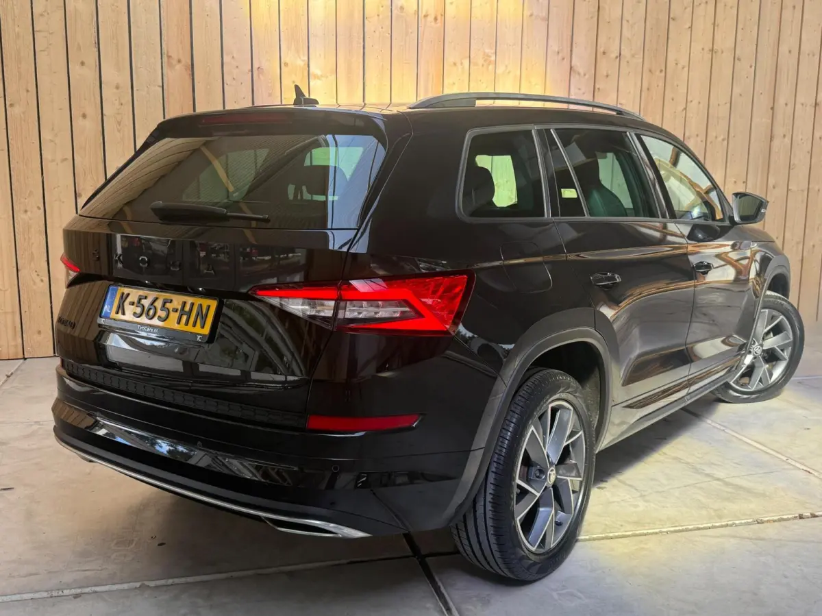 1.5 TSI Sportline Business Automaat | Apple CarPlay/Android Auto | Climate & cruise control | DAB ontvanger | LED koplampen | Navigatiesysteem | Voorstoelen en achterbank verwarmd