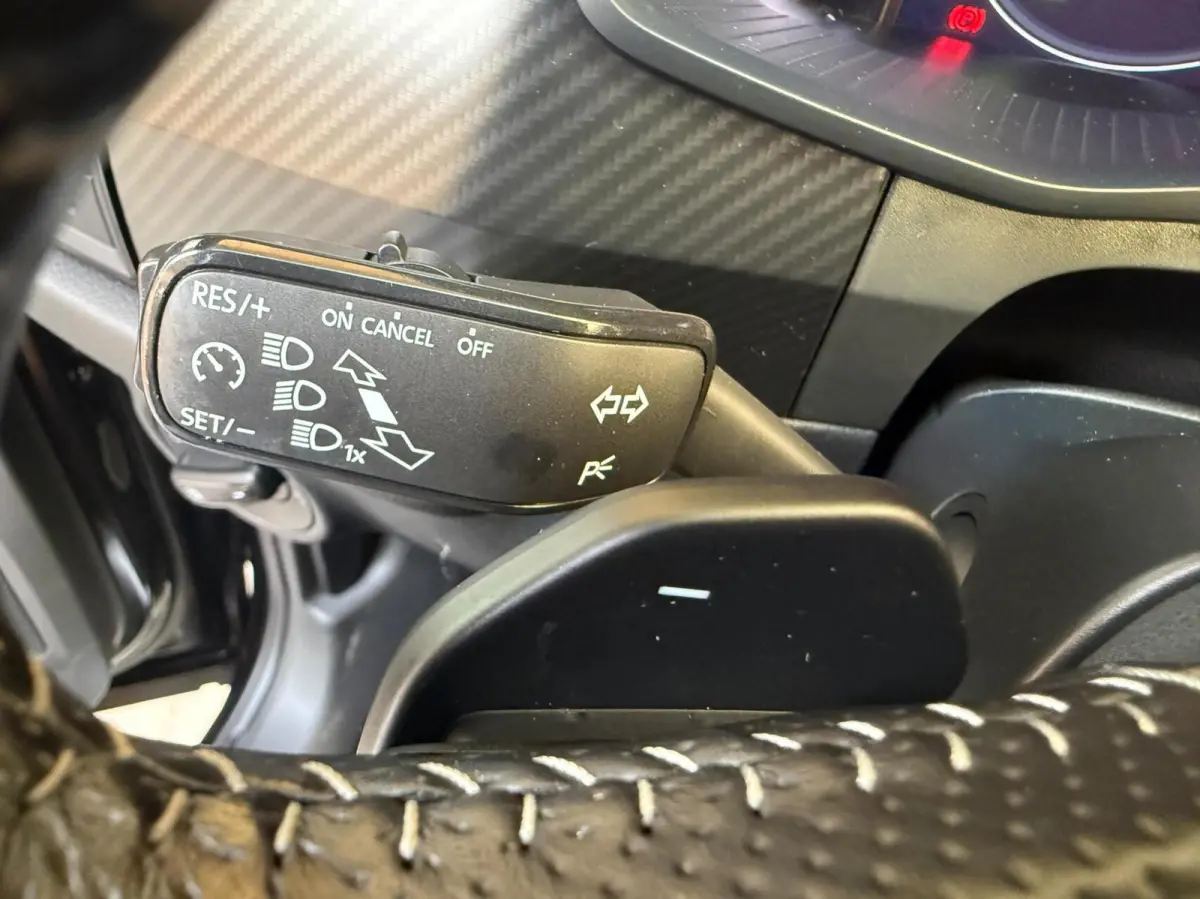 1.5 TSI Sportline Business Automaat | Apple CarPlay/Android Auto | Climate & cruise control | DAB ontvanger | LED koplampen | Navigatiesysteem | Voorstoelen en achterbank verwarmd