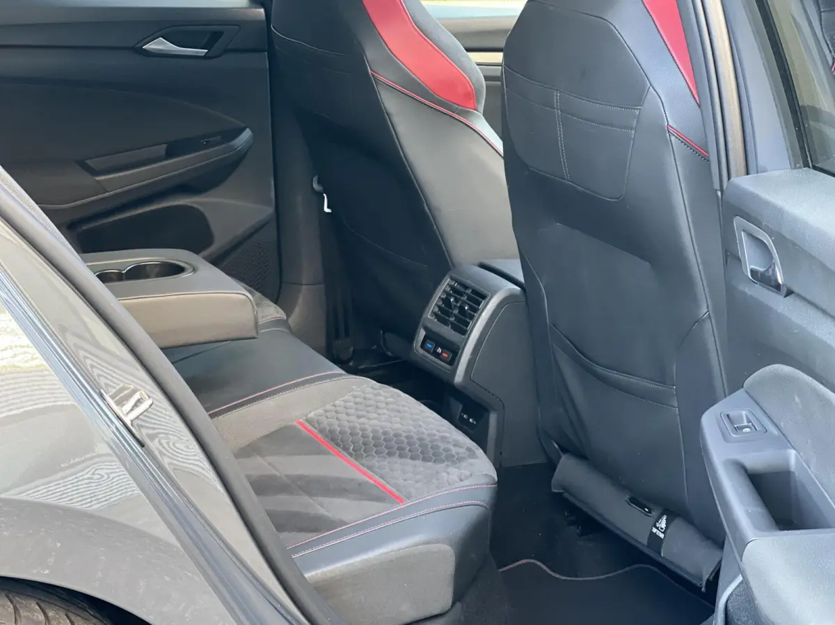 2.0 TSI GTI Clubsport |HUD|Stuurver.|Keyless|Dodehoek|Camera|Pano|