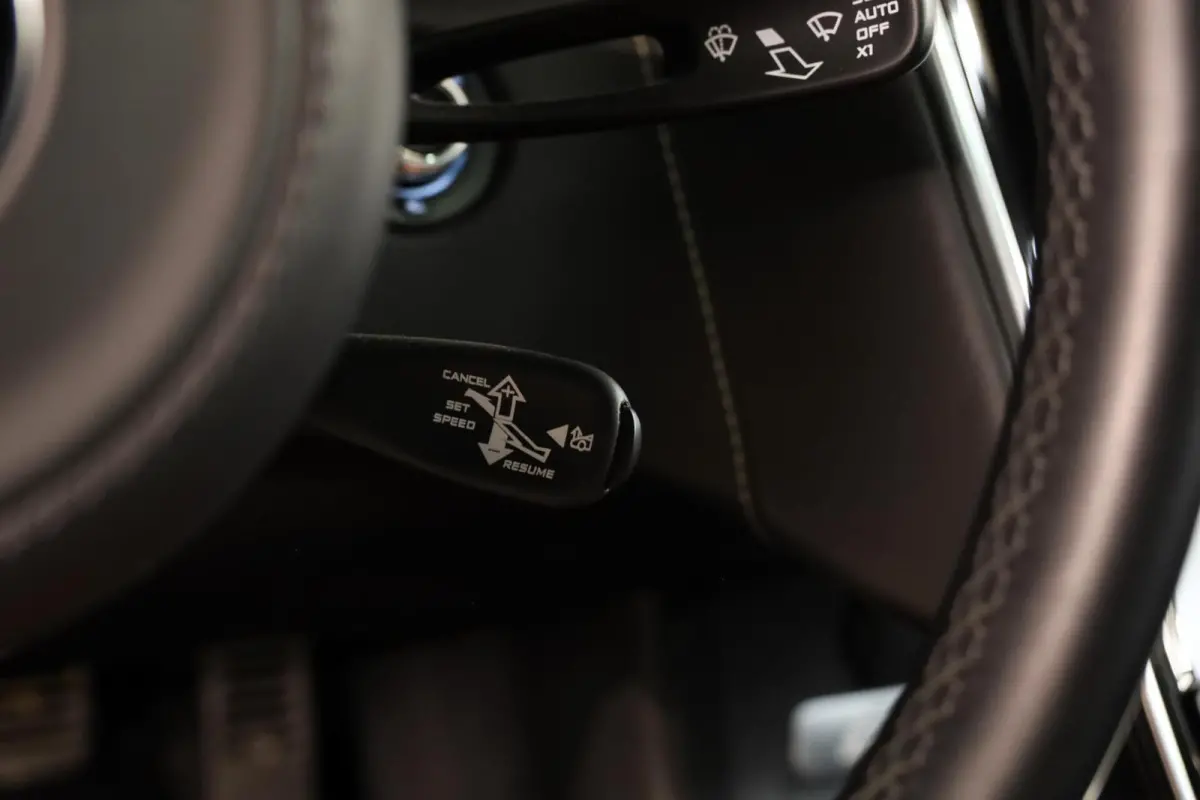 4.0 V8|MSO Fire Black|Lift|B&W|Keramisch|Panorama|