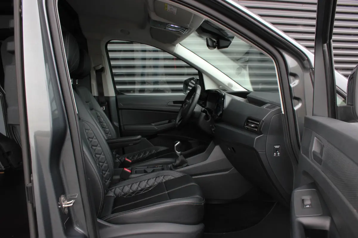 2.0 TDI JB-Edition 199PK / FULL OPTIONS / ACC / APPLE CARPLAY / ACTICE DISPLAY / FRONTLIP / SPOILER / 63DKM