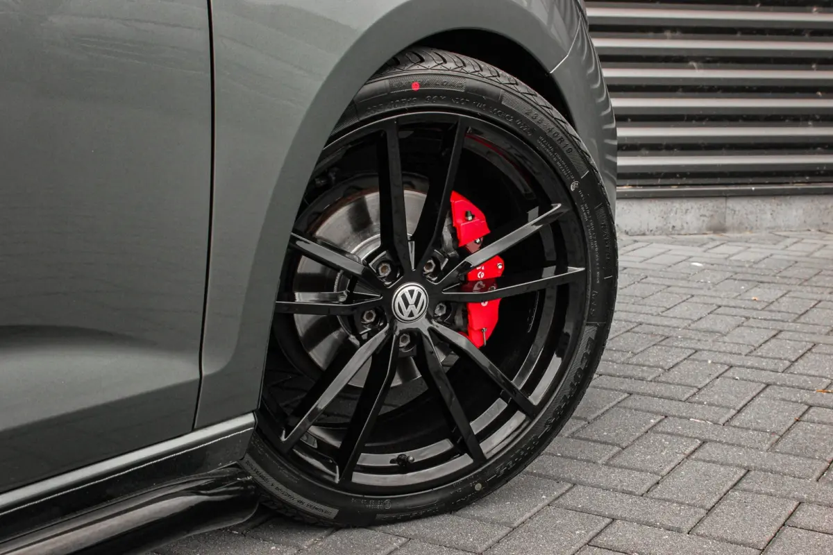 2.0 TDI JB-Edition 199PK / FULL OPTIONS / ACC / APPLE CARPLAY / ACTICE DISPLAY / FRONTLIP / SPOILER / 63DKM