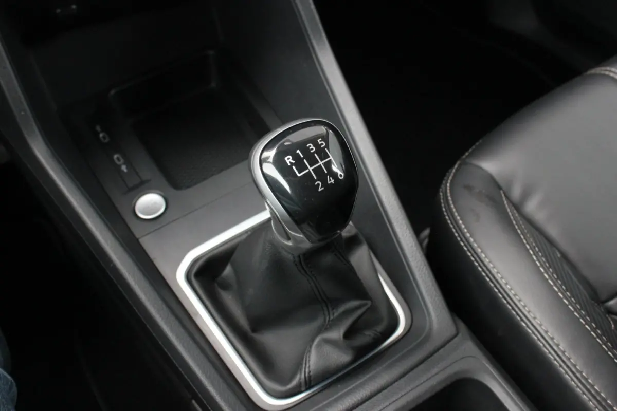 2.0 TDI JB-Edition 199PK / FULL OPTIONS / ACC / APPLE CARPLAY / ACTICE DISPLAY / FRONTLIP / SPOILER / 63DKM