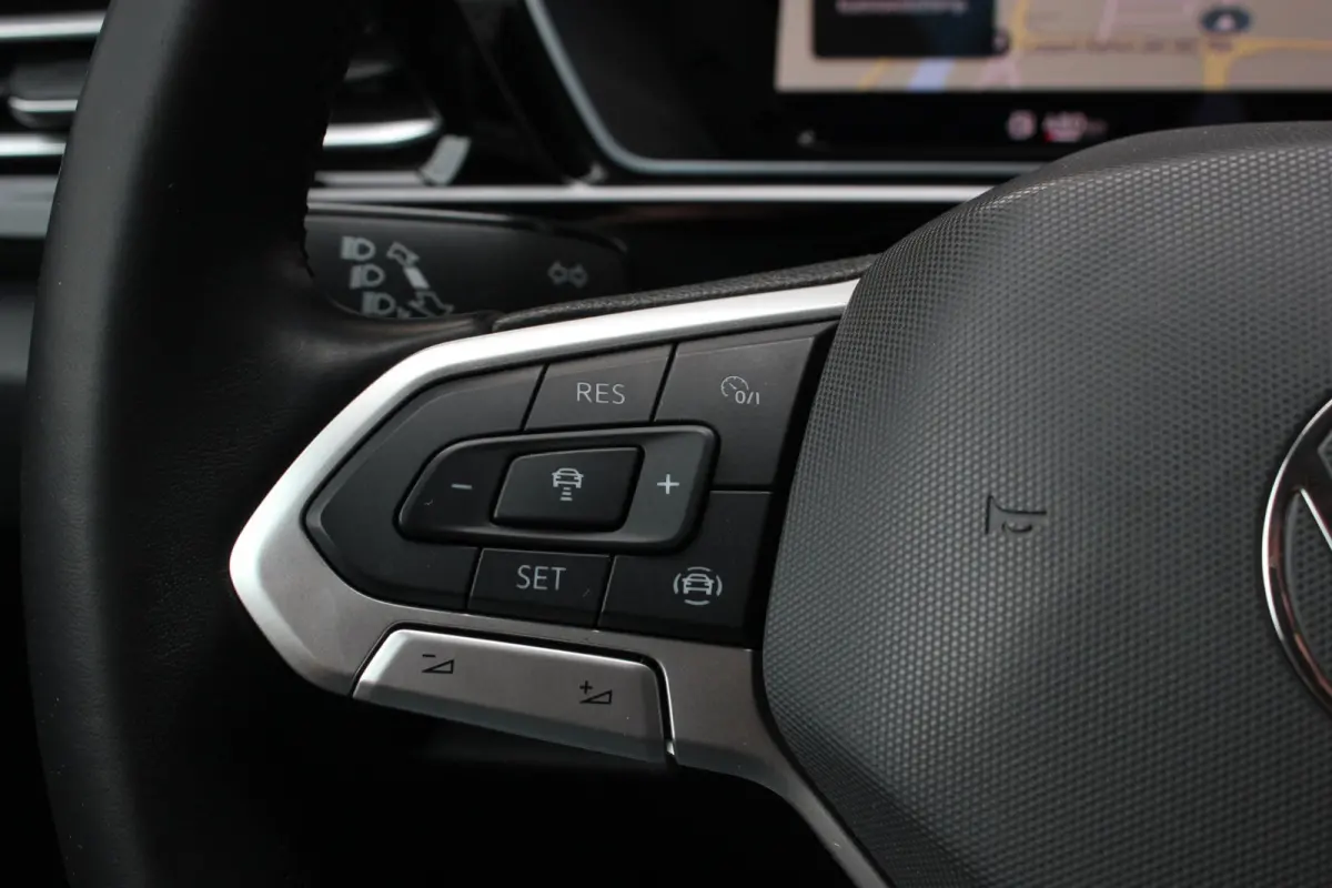 2.0 TDI JB-Edition 199PK / FULL OPTIONS / ACC / APPLE CARPLAY / ACTICE DISPLAY / FRONTLIP / SPOILER / 63DKM