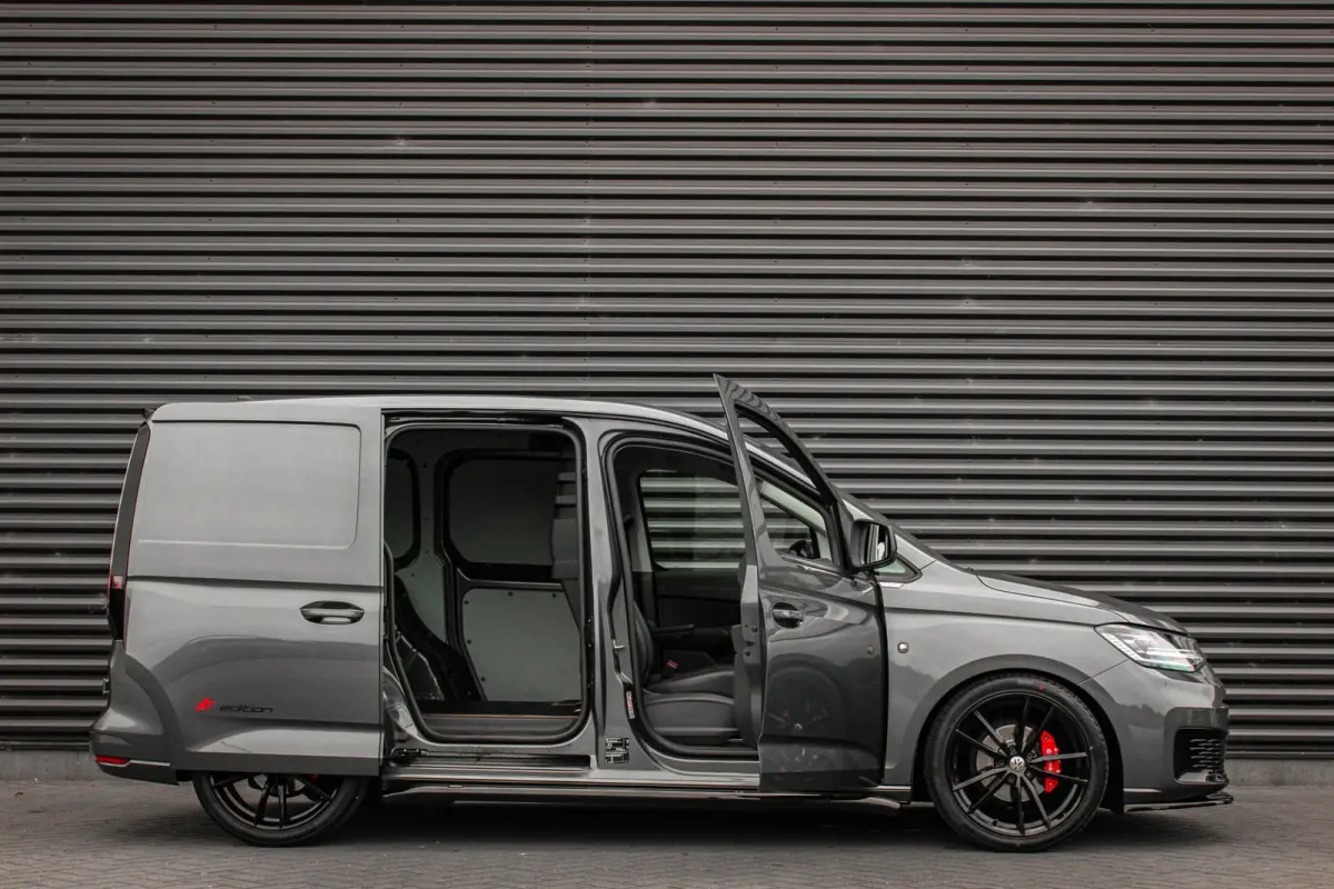 2.0 TDI JB-Edition 199PK / FULL OPTIONS / ACC / APPLE CARPLAY / ACTICE DISPLAY / FRONTLIP / SPOILER / 63DKM