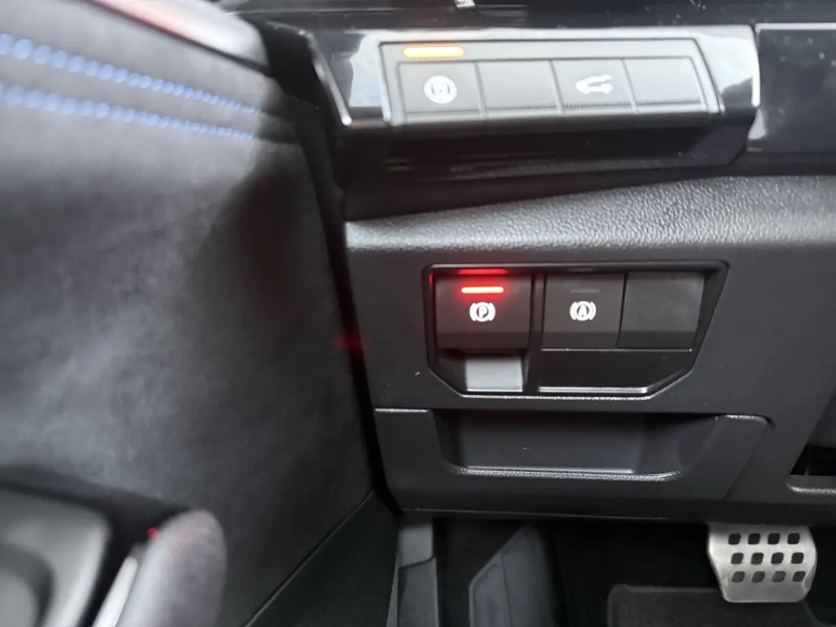 iconic esprit Alpine full hybrid E-Tech 200 | Panoramadak | Head-up Display | 360 Camera |