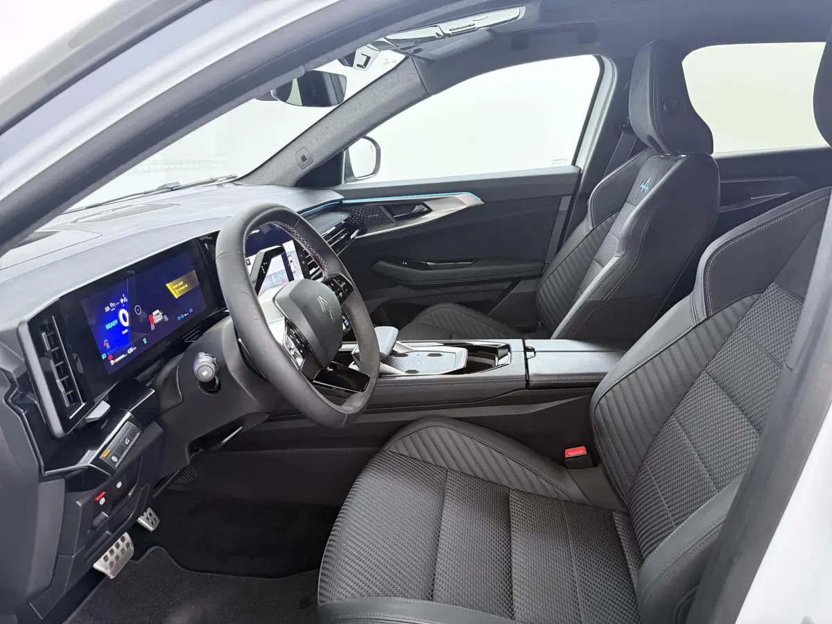 iconic esprit Alpine full hybrid E-Tech 200 | Panoramadak | Head-up Display | 360 Camera |