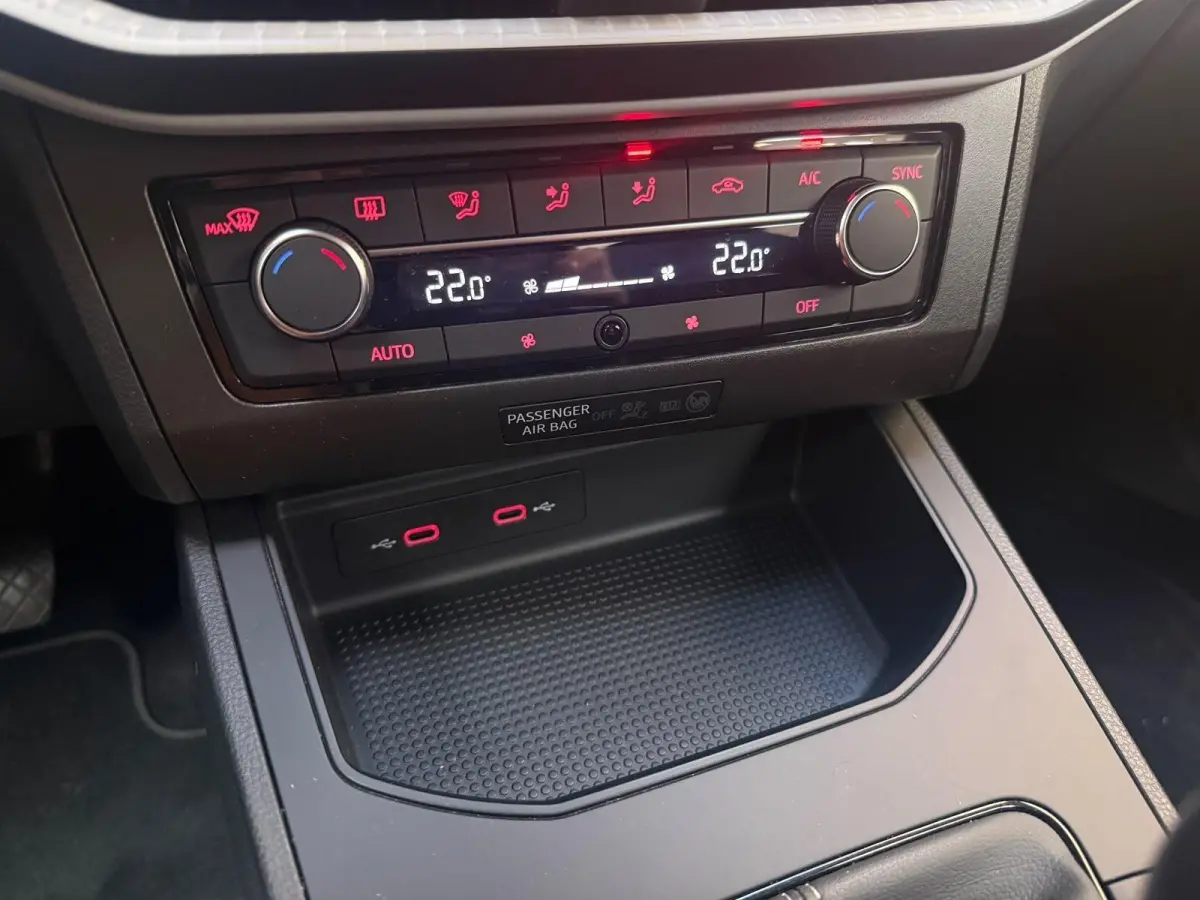 1.0 EcoTSI Style Apple CarPlay/Android Auto | Cruise control | DAB ontvangst | LED koplampen | Lichtmetalen velgen | Rijstrooksensor | Trekhaak