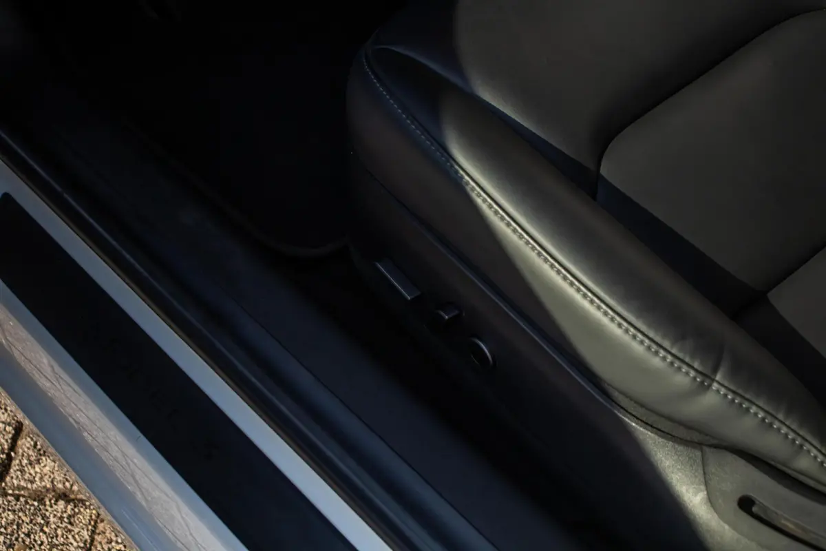 Standard RWD Plus 60 kWh, SOH 92%, Autopilot